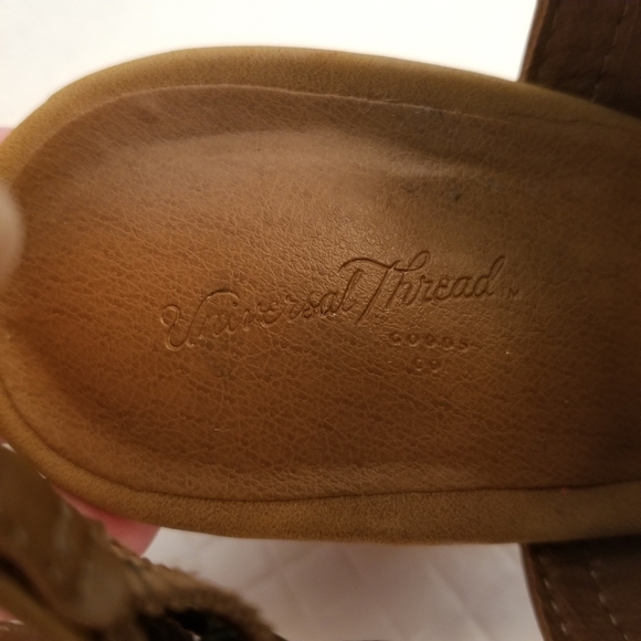 Universal Thread Cut-Out Slingback 3.5 Inch Wedge Women Size 7 - Picture 2 of 8